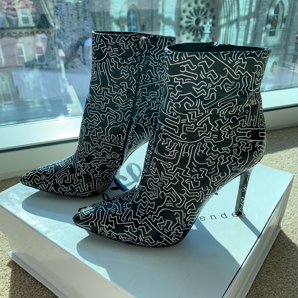 Alice + Olivia x Keith Haring Razi Booties - Picture 1 of 8